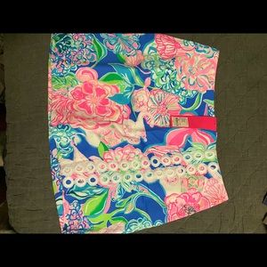 Brand new never worn Lilly Pulitzer skirt size 6.